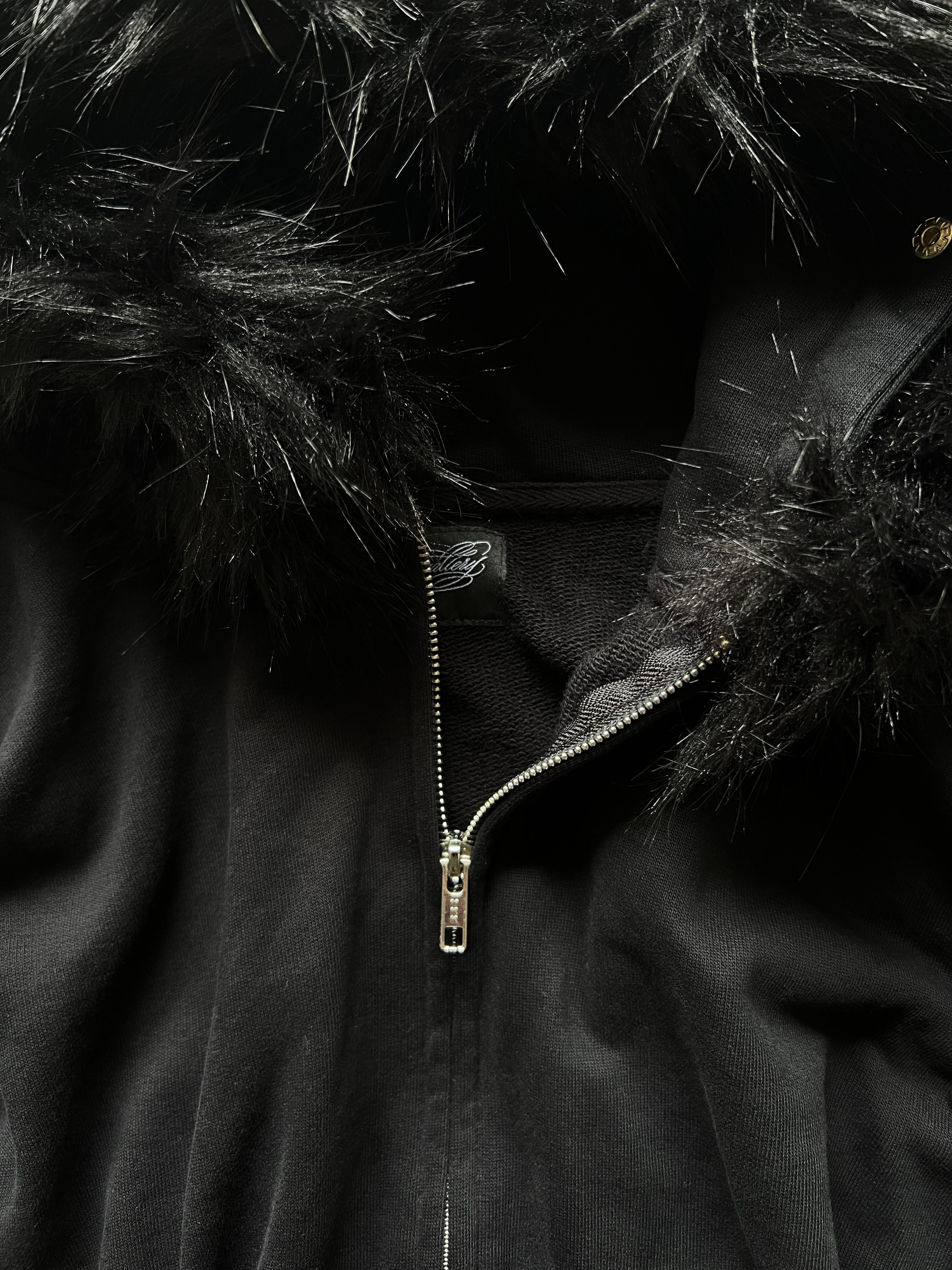 "signature II" fur hood zip up black